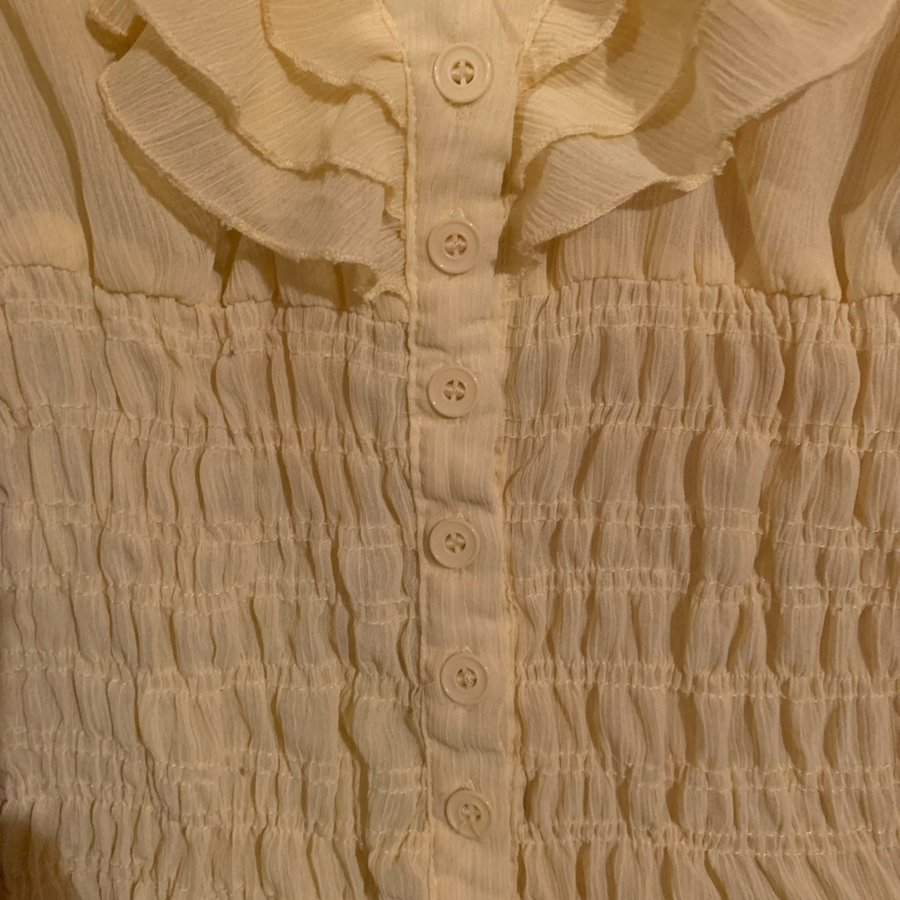 Yellow Ruffle Top💛 - Picture 3 of 5